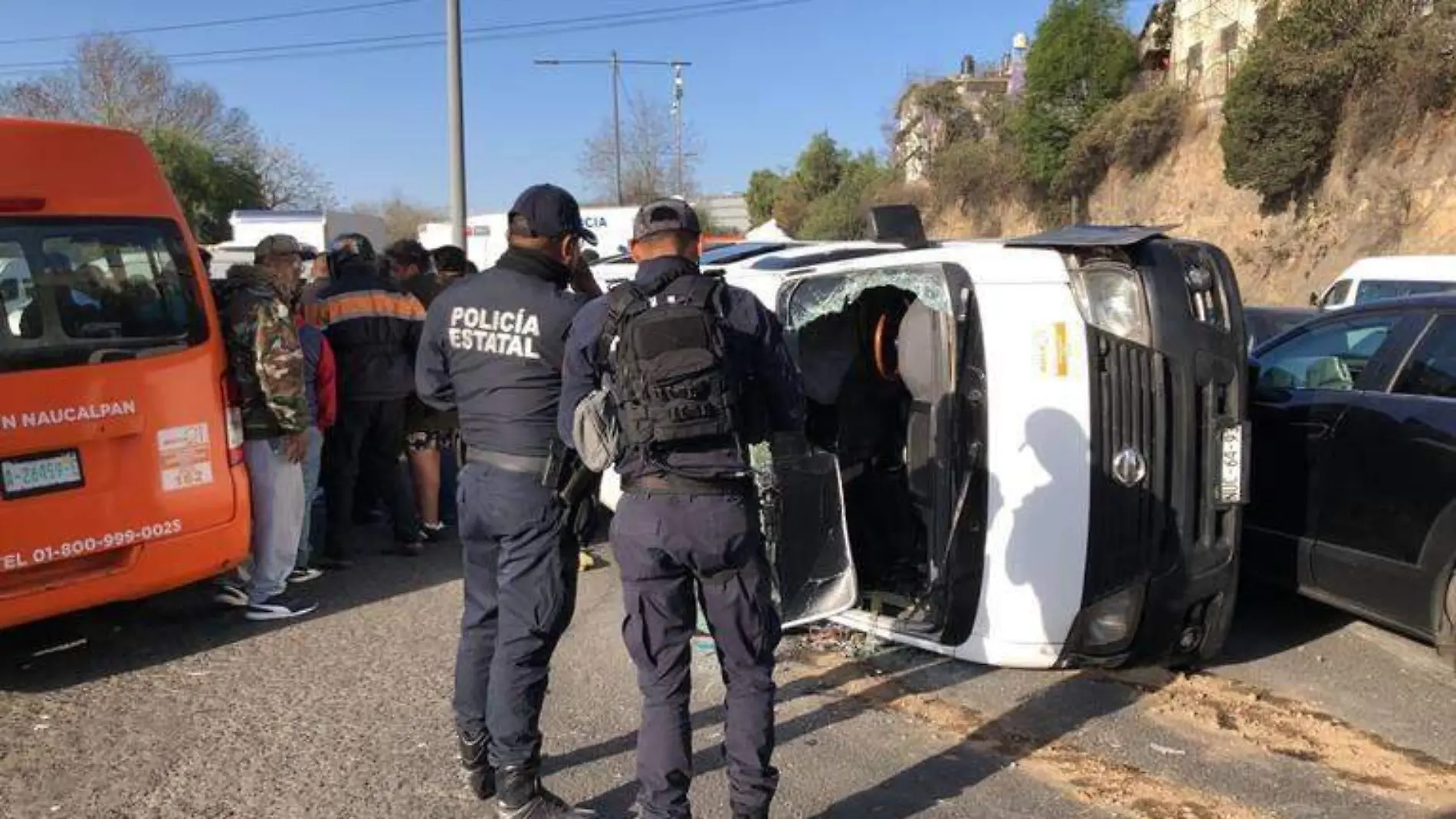 Volcadura en Naucalpan